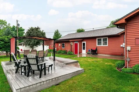 1003 S Elm Street La Crescent MN 55947