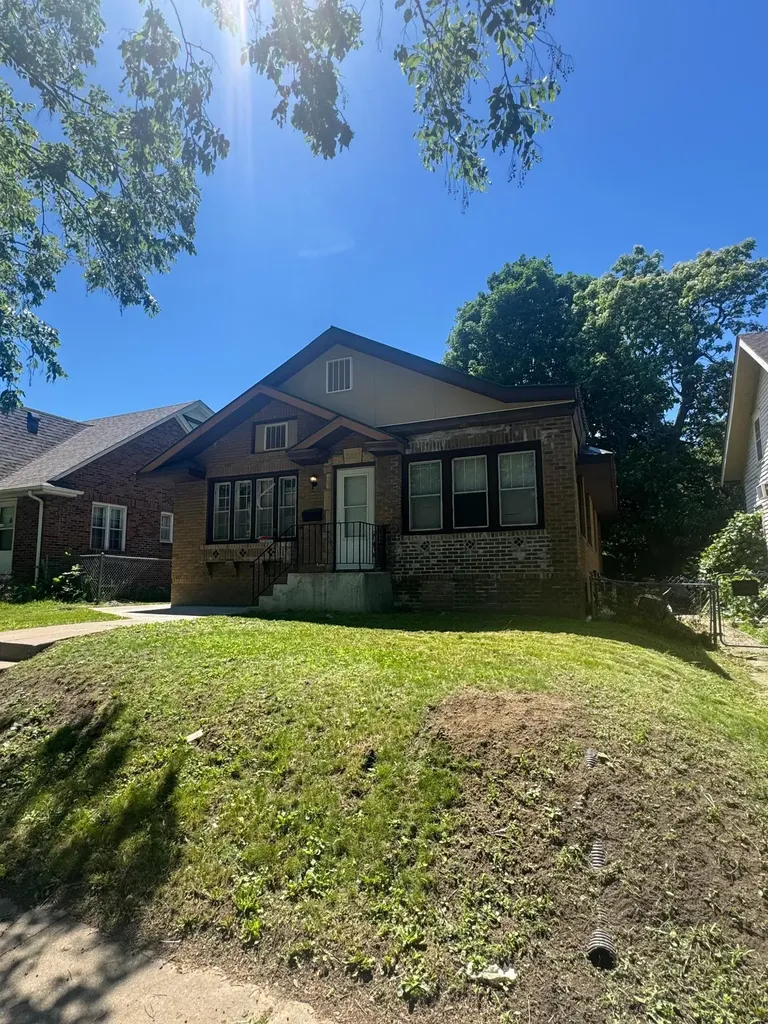 3237 Sheridan Avenue N Minneapolis MN 55412