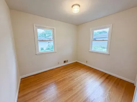 1587 Hudson Road Saint Paul MN 55106