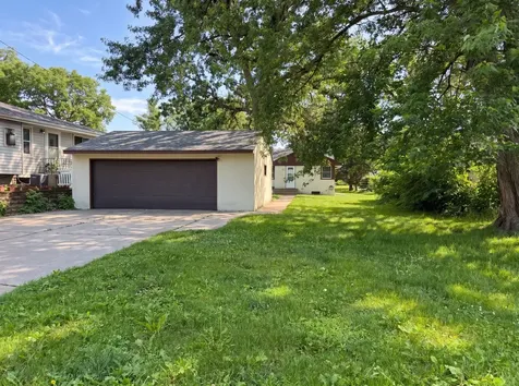 1587 Hudson Road Saint Paul MN 55106