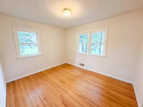1587 Hudson Road Saint Paul MN 55106