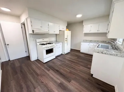 1587 Hudson Road Saint Paul MN 55106