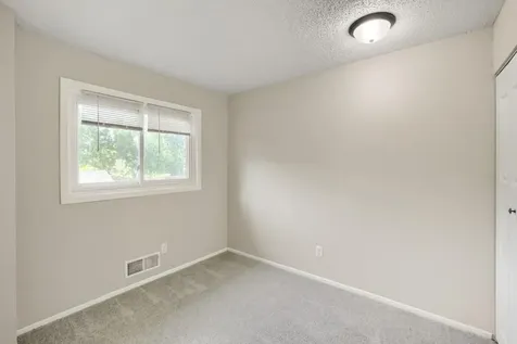 5918 Cahill Avenue Inver Grove Heights MN 55076