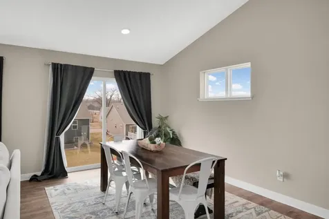 18184 Hartlin Avenue Lakeville MN 55044