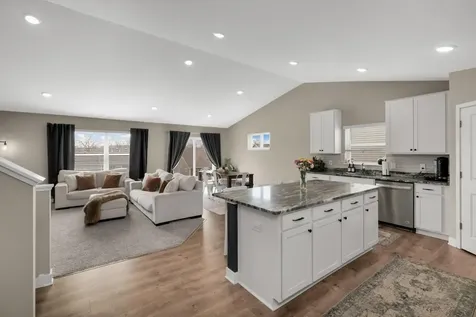18184 Hartlin Avenue Lakeville MN 55044