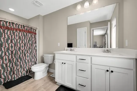 18184 Hartlin Avenue Lakeville MN 55044