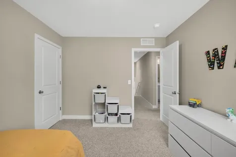 18184 Hartlin Avenue Lakeville MN 55044