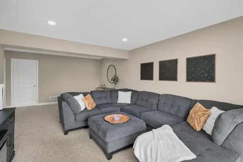 18184 Hartlin Avenue Lakeville MN 55044