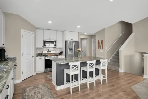 18184 Hartlin Avenue Lakeville MN 55044