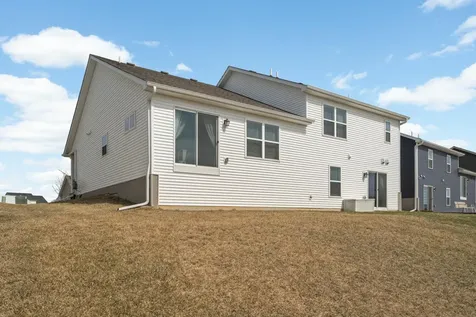 18184 Hartlin Avenue Lakeville MN 55044