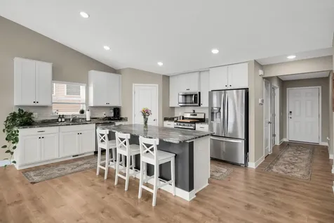 18184 Hartlin Avenue Lakeville MN 55044