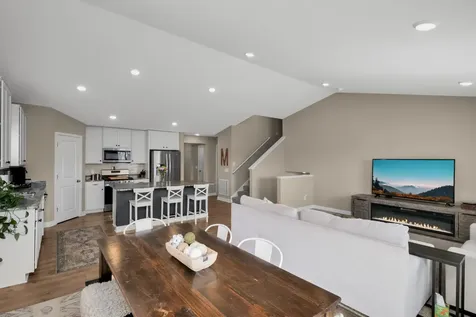18184 Hartlin Avenue Lakeville MN 55044