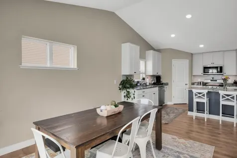 18184 Hartlin Avenue Lakeville MN 55044
