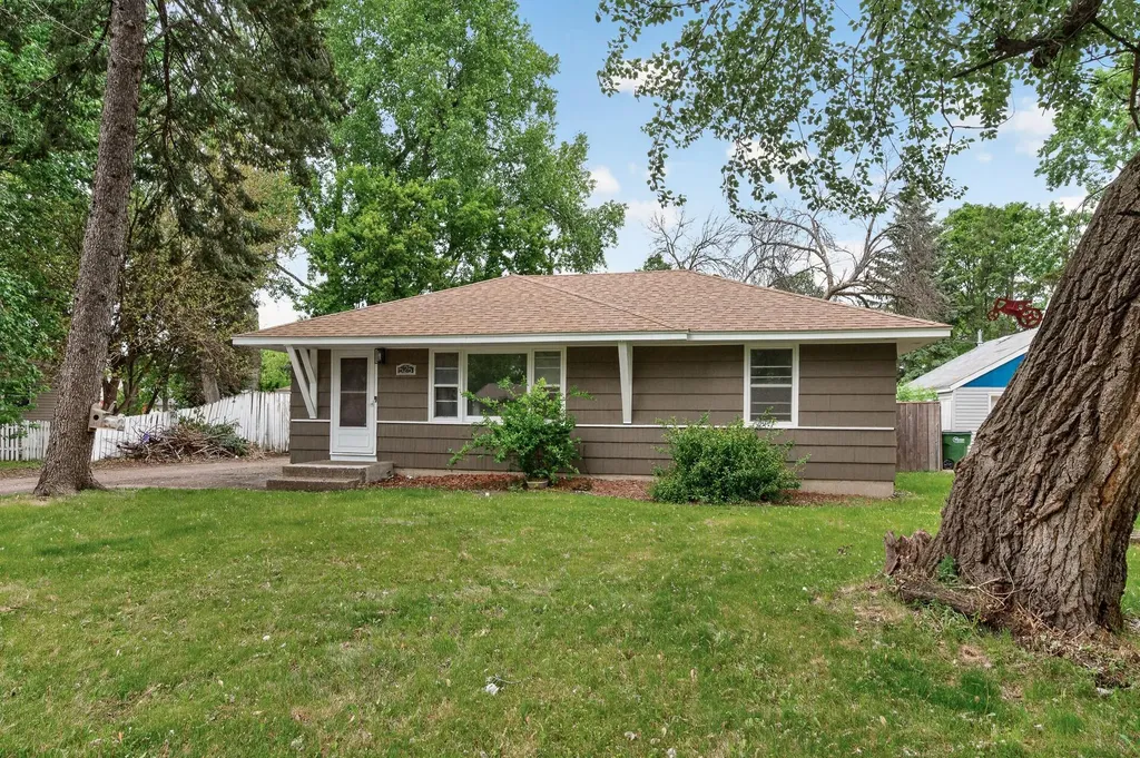 525 79th Avenue NE Spring Lake Park MN 55432