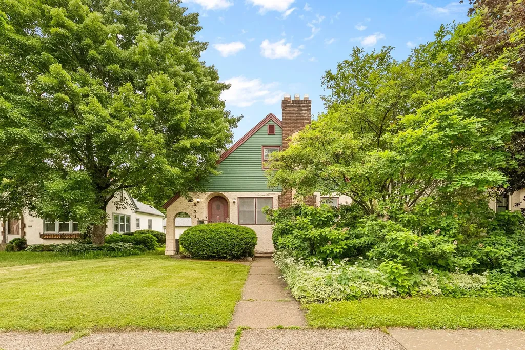 2731 Cleveland Street NE Minneapolis MN 55418
