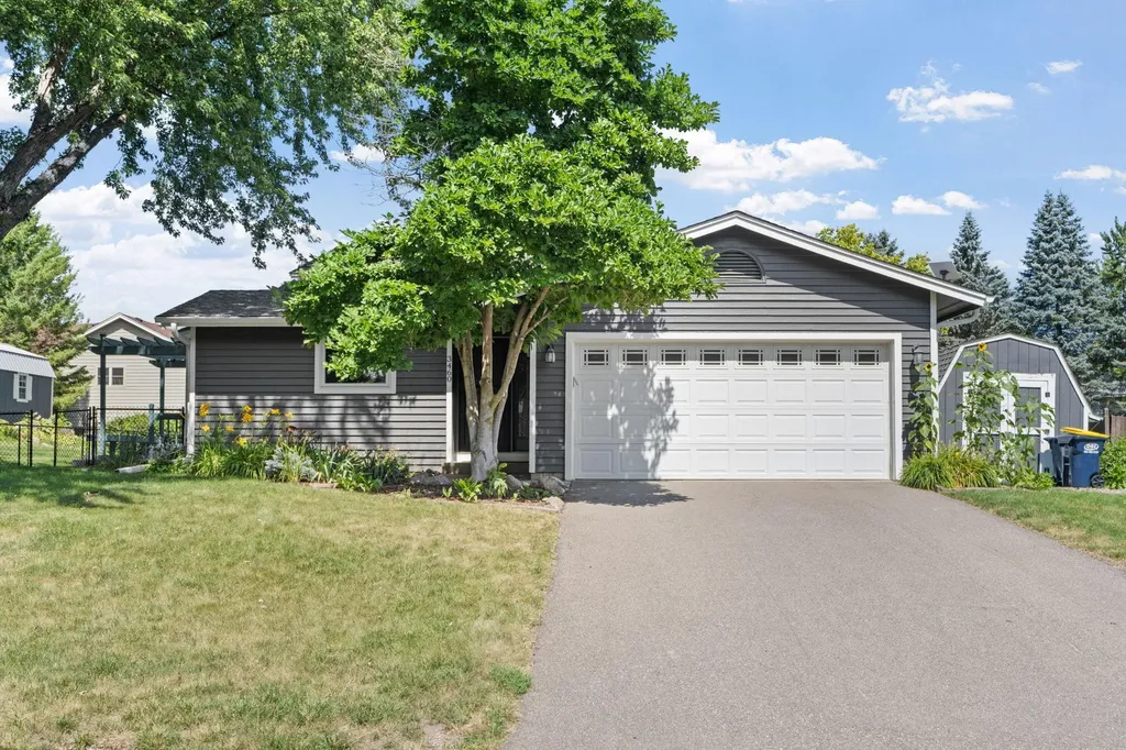 3460 Spruce Trail SW Prior Lake MN 55372