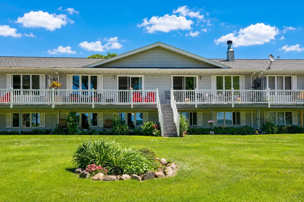 14747 Snake Trail Waseca MN 56093