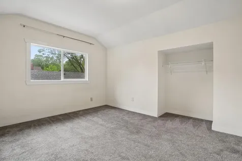 223 11th Avenue N Fargo ND 58102