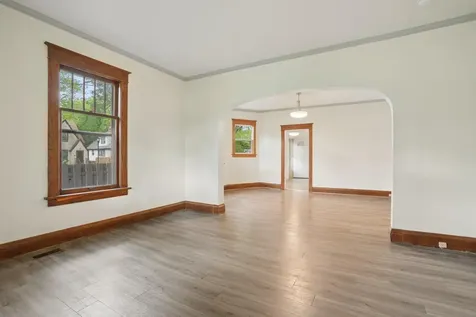 223 11th Avenue N Fargo ND 58102
