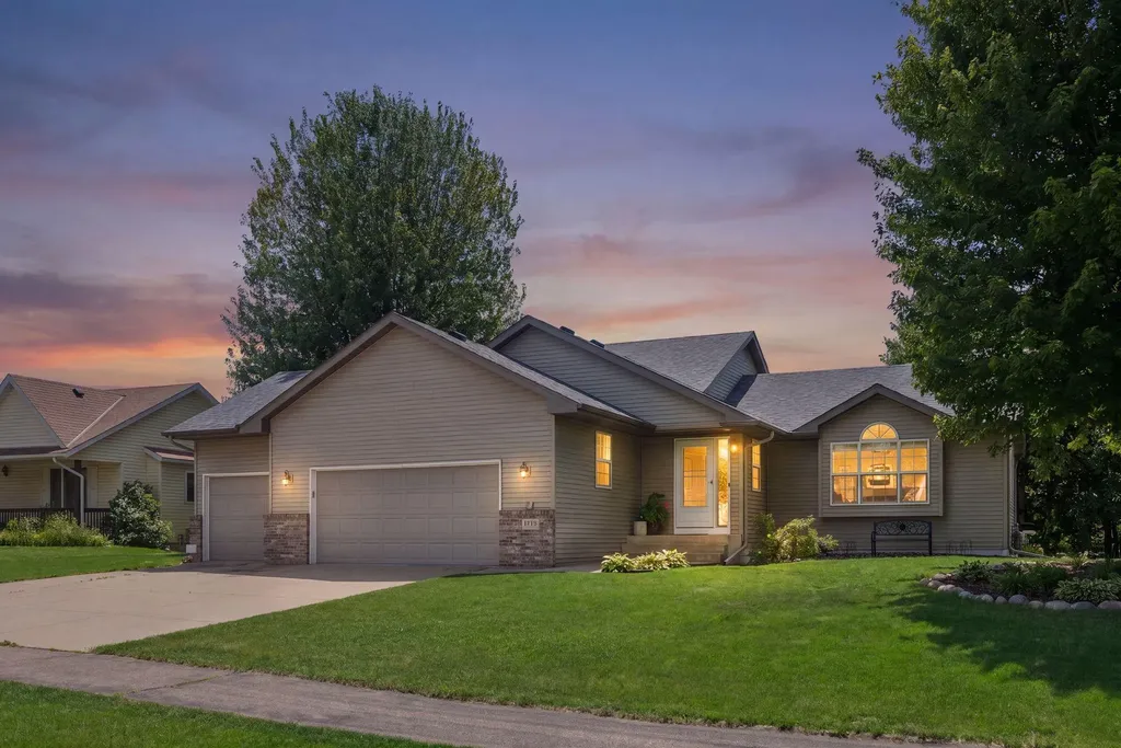 1174 Hidden Creek Boulevard Mayer MN 55360
