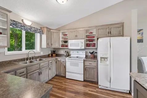 1174 Hidden Creek Boulevard Mayer MN 55360