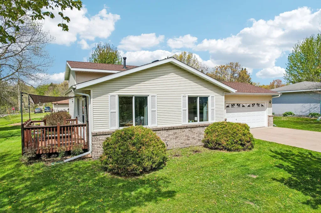 931 Chestnut Street Taylors Falls MN 55084