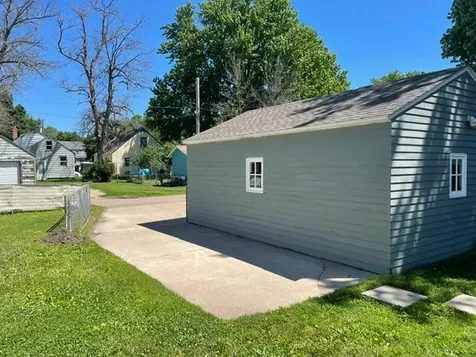 1204 11th Avenue SW Austin MN 55912