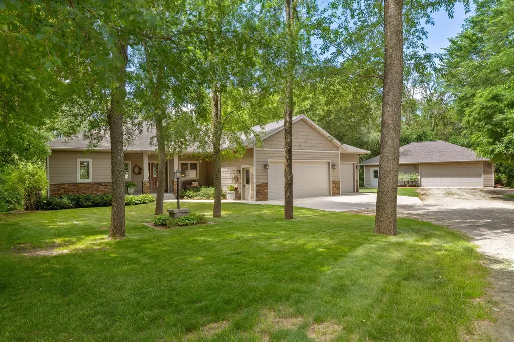 10060 SW 82nd Avenue Ellendale MN 56026