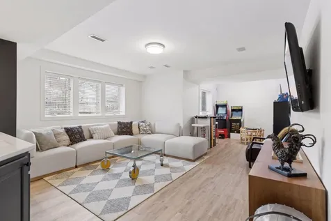 423 River Street Minneapolis MN 55401