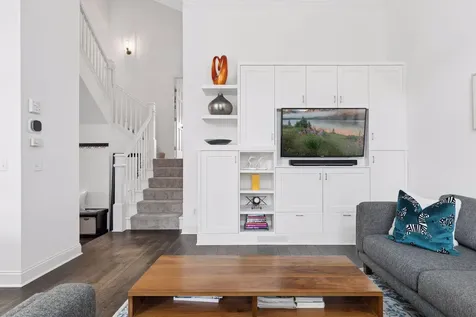 423 River Street Minneapolis MN 55401