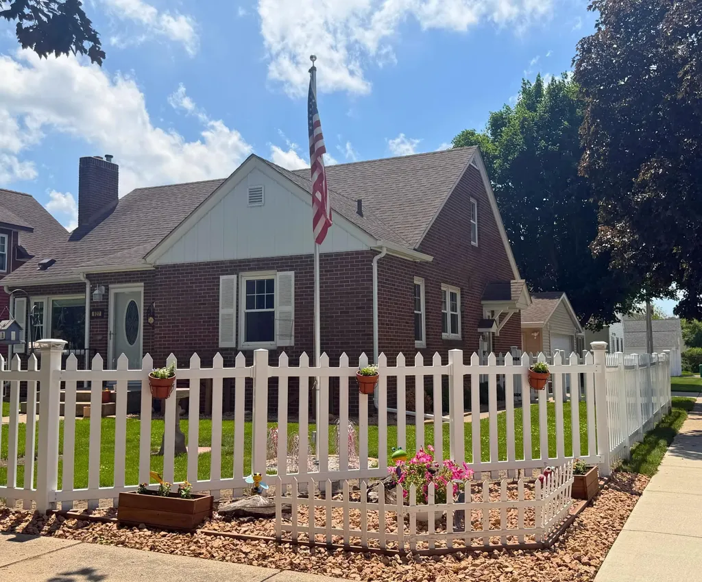 927 N State Street New Ulm MN 56073