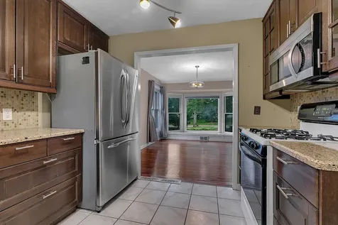 10206 Lakeview Drive W Minnetonka MN 55305