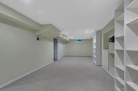 10206 Lakeview Drive W Minnetonka MN 55305