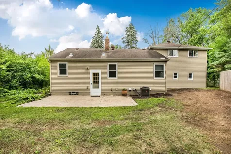10206 Lakeview Drive W Minnetonka MN 55305