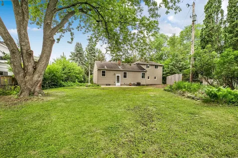 10206 Lakeview Drive W Minnetonka MN 55305
