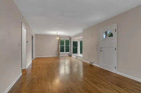 10206 Lakeview Drive W Minnetonka MN 55305