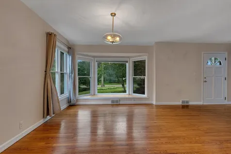 10206 Lakeview Drive W Minnetonka MN 55305