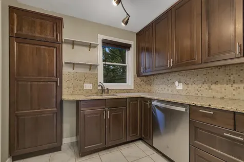 10206 Lakeview Drive W Minnetonka MN 55305