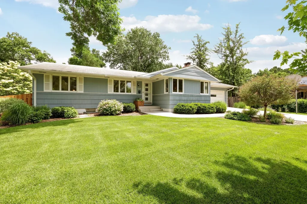 4105 Monterey Avenue Edina MN 55416