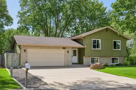 6281 Cavell Avenue N Brooklyn Park MN 55428