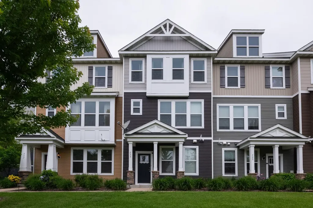 533 Satori Way Chaska MN 55318