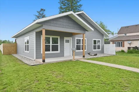 2213 Oakes Avenue Superior WI 54880