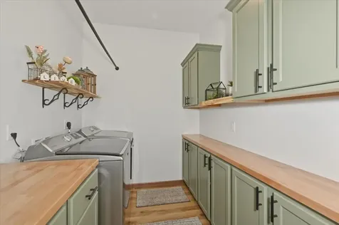 2213 Oakes Avenue Superior WI 54880