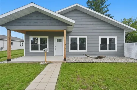 2213 Oakes Avenue Superior WI 54880