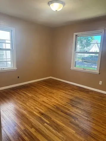 966 Hawthorne Avenue E Saint Paul MN 55106