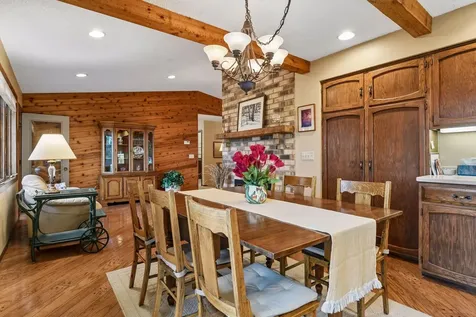 7474 Saratoga Drive Chanhassen MN 55317