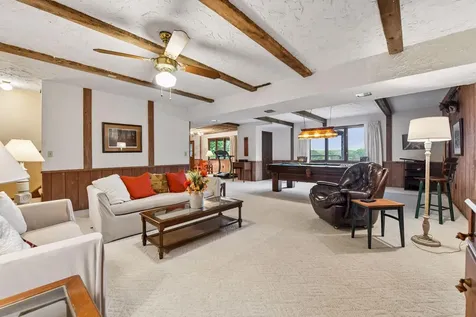 7474 Saratoga Drive Chanhassen MN 55317