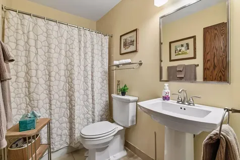 7474 Saratoga Drive Chanhassen MN 55317