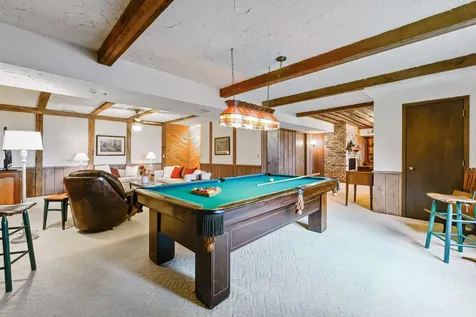 7474 Saratoga Drive Chanhassen MN 55317