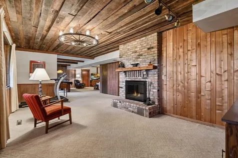 7474 Saratoga Drive Chanhassen MN 55317
